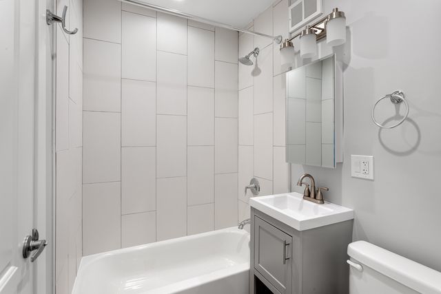 1303 W Estes Avenue 4E, Chicago, IL 60626