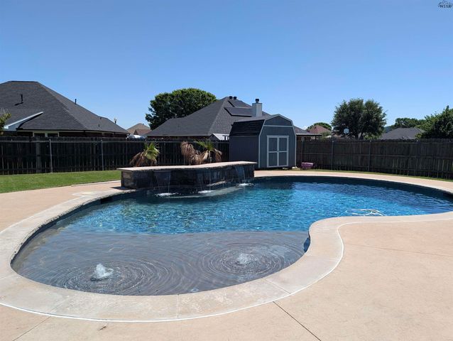 1609 JOHNSON ROAD, Iowa Park, TX 76367