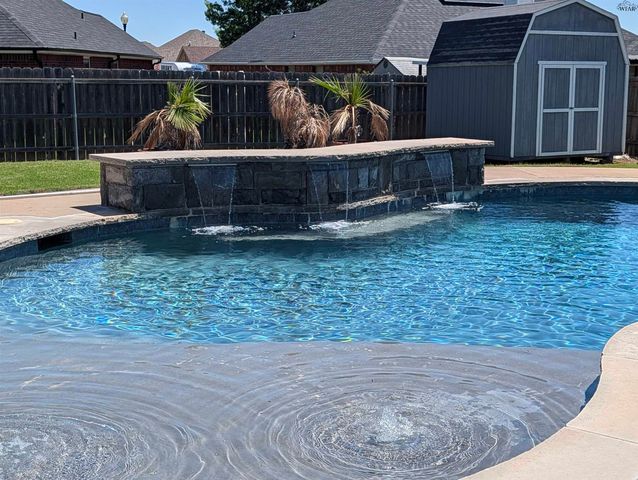 1609 JOHNSON ROAD, Iowa Park, TX 76367