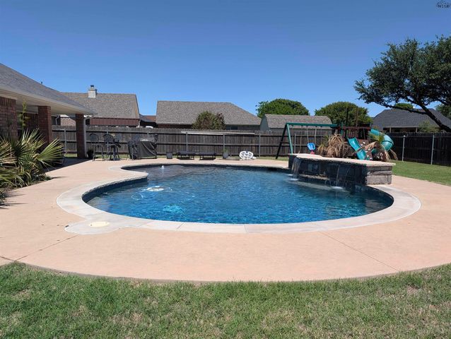 1609 JOHNSON ROAD, Iowa Park, TX 76367