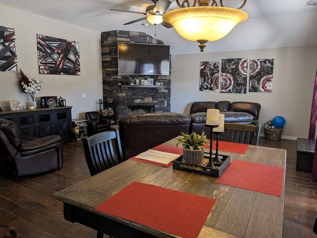 1609 JOHNSON ROAD, Iowa Park, TX 76367