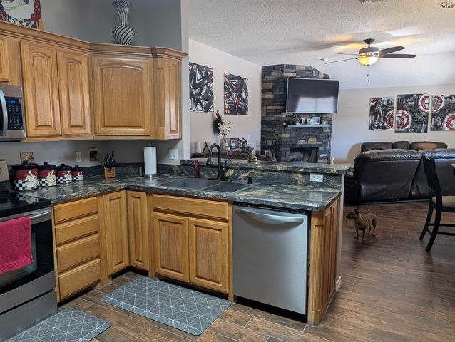 1609 JOHNSON ROAD, Iowa Park, TX 76367