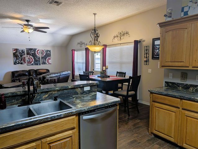 1609 JOHNSON ROAD, Iowa Park, TX 76367