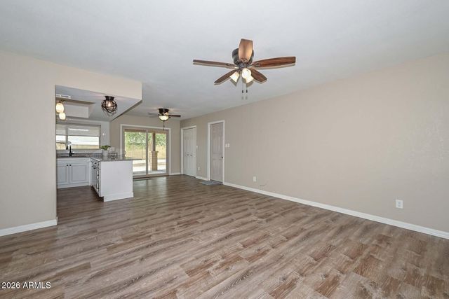 3957 W DESERT HILLS Drive, Phoenix, AZ 85029