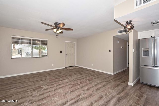 3957 W DESERT HILLS Drive, Phoenix, AZ 85029