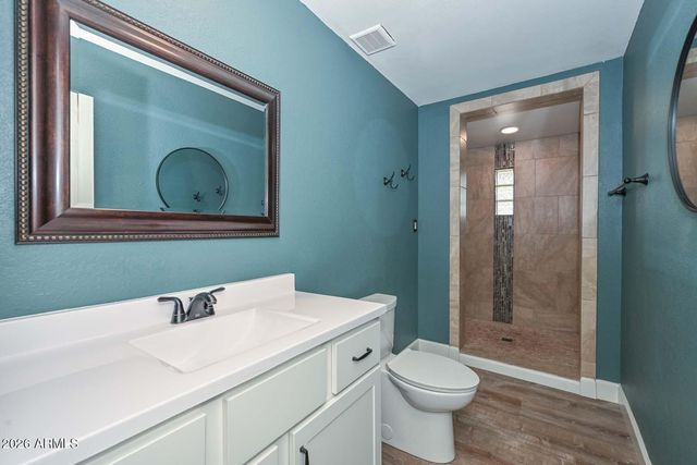 3957 W DESERT HILLS Drive, Phoenix, AZ 85029