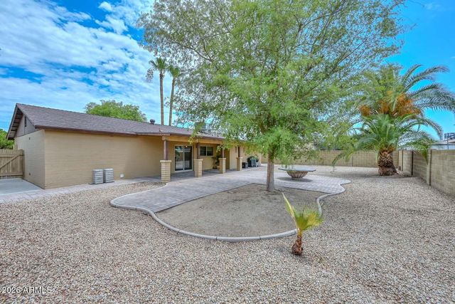 3957 W DESERT HILLS Drive, Phoenix, AZ 85029