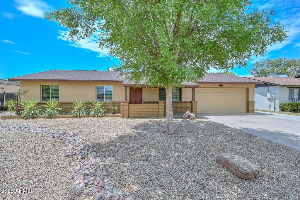 3957 W DESERT HILLS Drive, Phoenix, AZ 85029