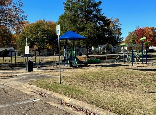 806 W 32nd Street, Texarkana, TX 75503