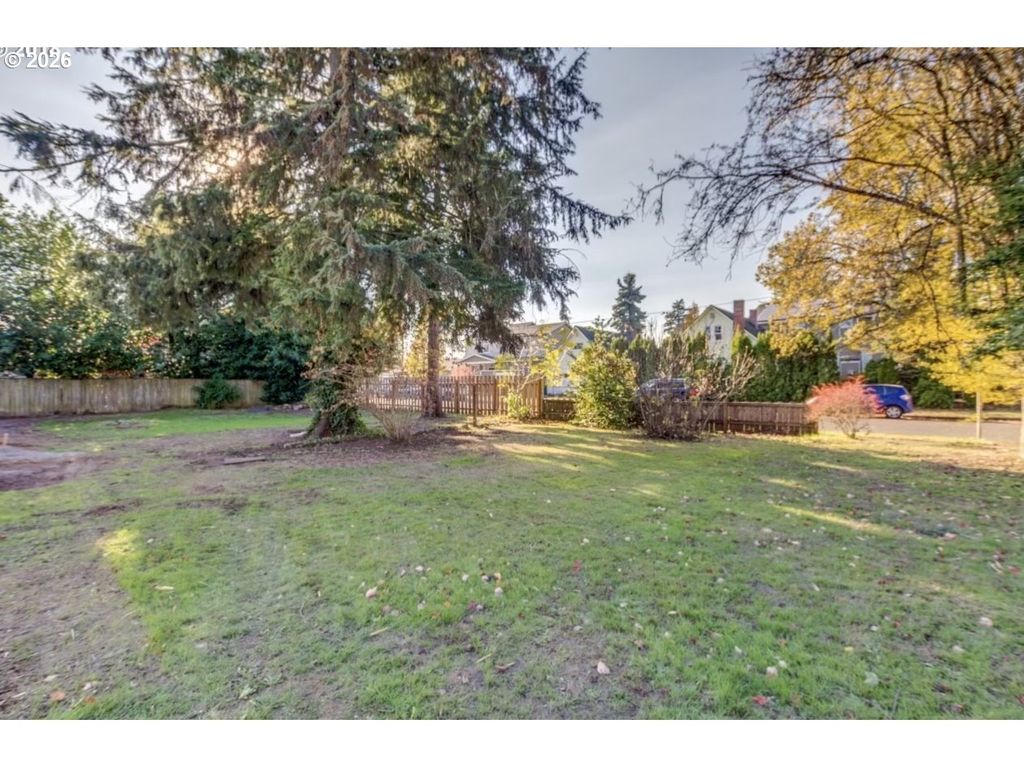 0 Se 102ND AND SE YUKON Ave, Portland, OR 97266