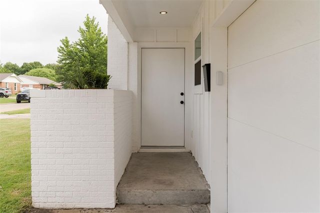 9400 Mahler Place, Oklahoma City, OK 73120