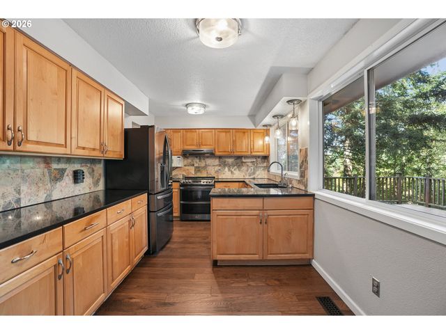 13000 Se 257TH Ave, Damascus, OR 97089