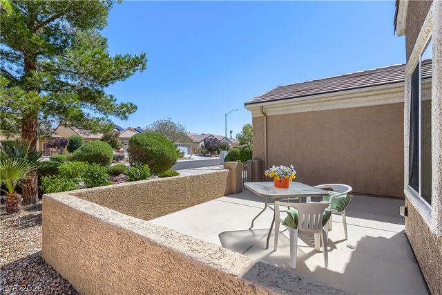 2371 Mourning Warbler Avenue, North Las Vegas, NV 89084