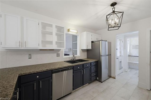 168 Piccadilly Drive, Winston-salem, NC 27104