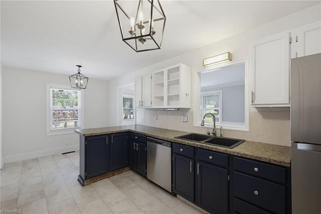 168 Piccadilly Drive, Winston-salem, NC 27104