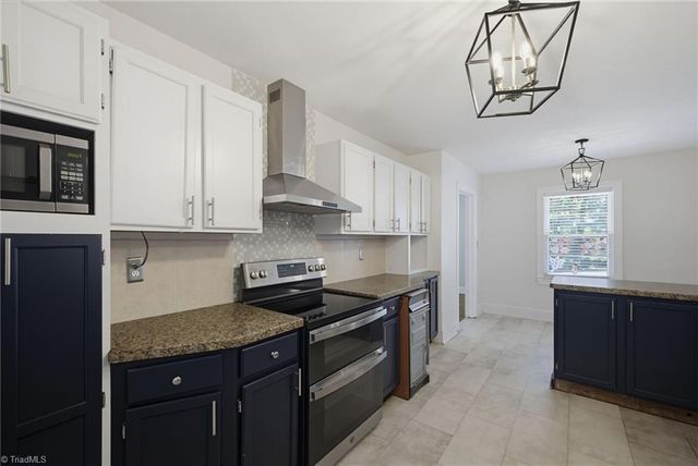168 Piccadilly Drive, Winston-salem, NC 27104