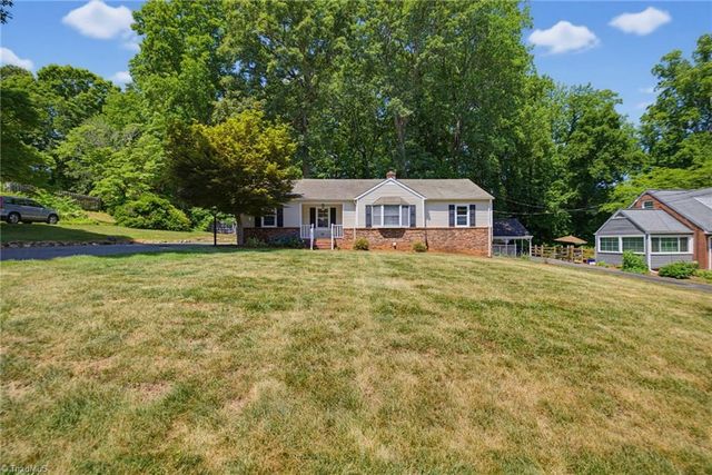 168 Piccadilly Drive, Winston-salem, NC 27104
