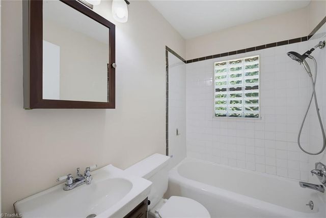 168 Piccadilly Drive, Winston-salem, NC 27104