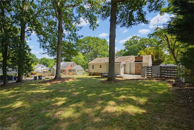 168 Piccadilly Drive, Winston-salem, NC 27104