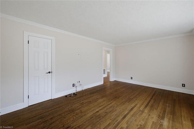168 Piccadilly Drive, Winston-salem, NC 27104