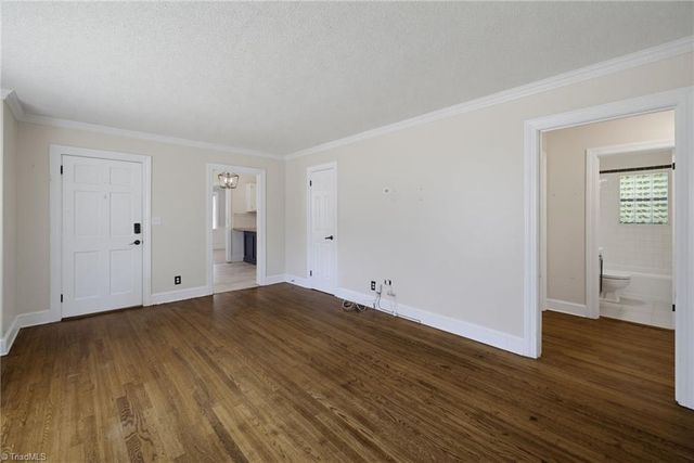 168 Piccadilly Drive, Winston-salem, NC 27104