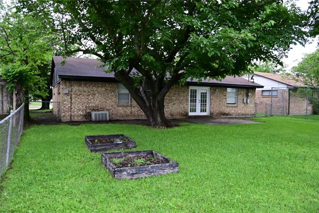 2216 Motley Drive, Mesquite, TX 75150