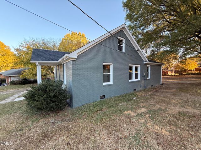 2222 Sunset Hills Drive, Burlington, NC 27215