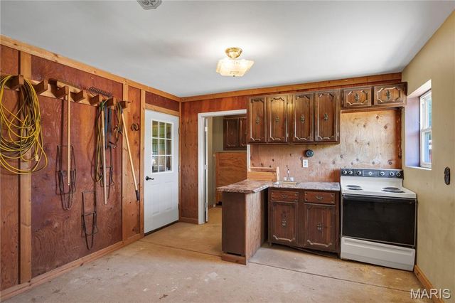 159 Strack Farm Lane, Troy, MO 63379