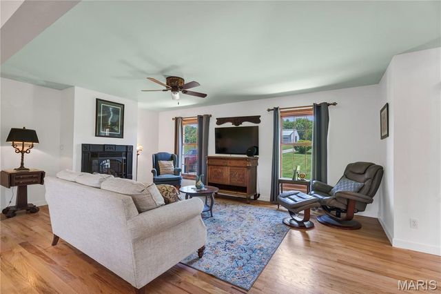 159 Strack Farm Lane, Troy, MO 63379