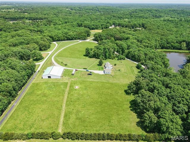 159 Strack Farm Lane, Troy, MO 63379