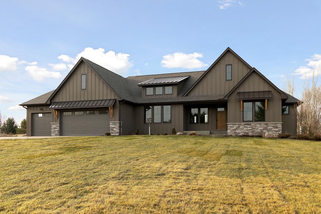 745 Mount Curve Court, Hudson, WI 54016