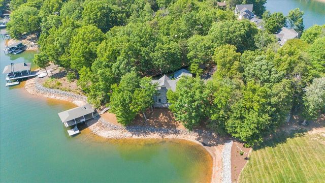 123 Tradewind TER, Huddleston, VA 24104