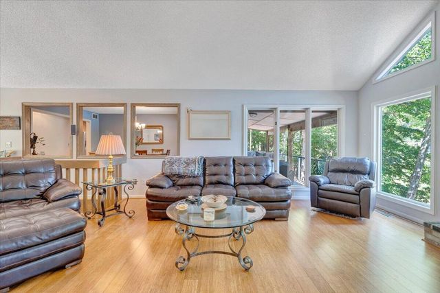 123 Tradewind TER, Huddleston, VA 24104