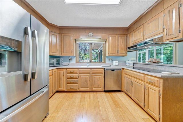 123 Tradewind TER, Huddleston, VA 24104