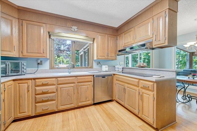 123 Tradewind TER, Huddleston, VA 24104