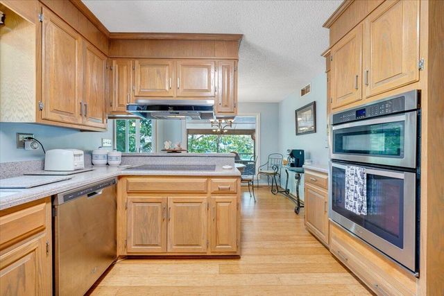 123 Tradewind TER, Huddleston, VA 24104