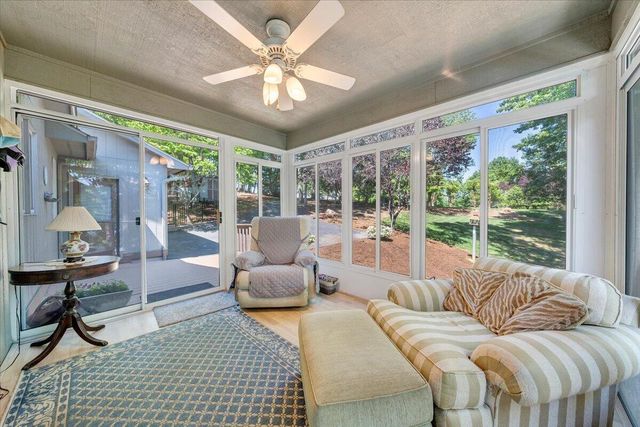 123 Tradewind TER, Huddleston, VA 24104