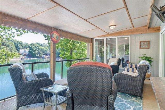 123 Tradewind TER, Huddleston, VA 24104