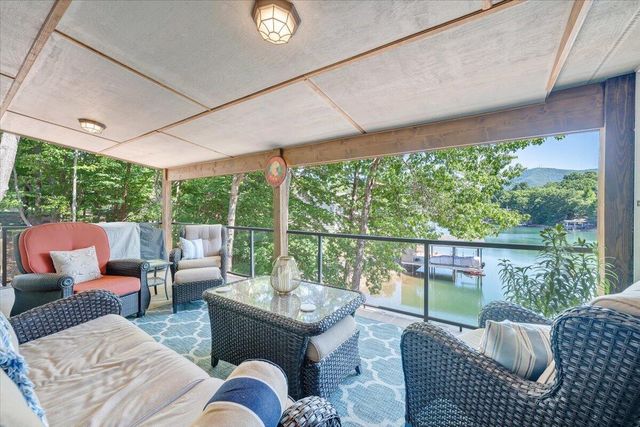 123 Tradewind TER, Huddleston, VA 24104