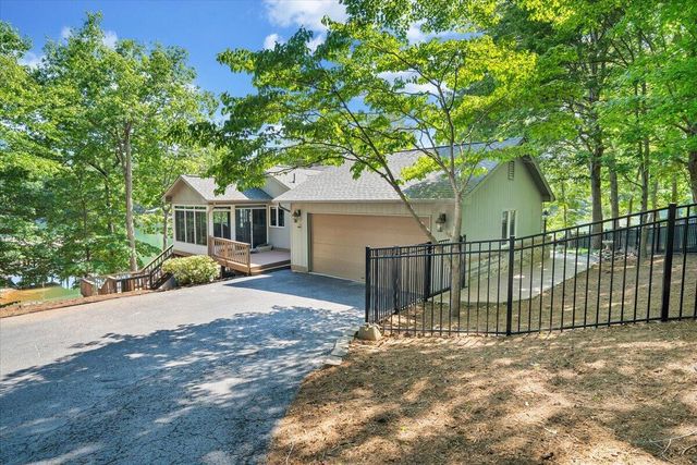 123 Tradewind TER, Huddleston, VA 24104