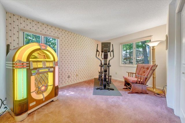 123 Tradewind TER, Huddleston, VA 24104