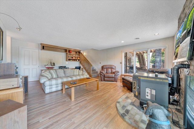 123 Tradewind TER, Huddleston, VA 24104