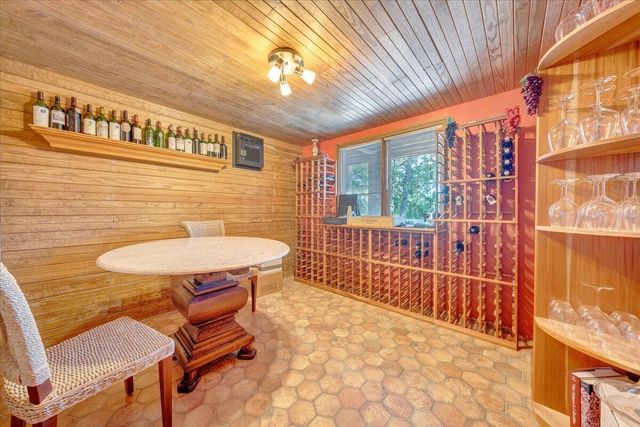 123 Tradewind TER, Huddleston, VA 24104