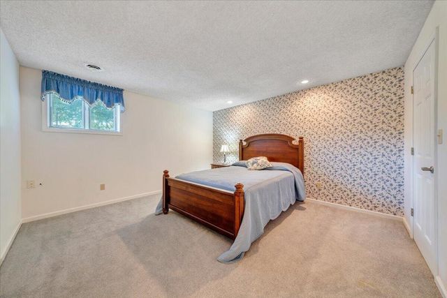 123 Tradewind TER, Huddleston, VA 24104
