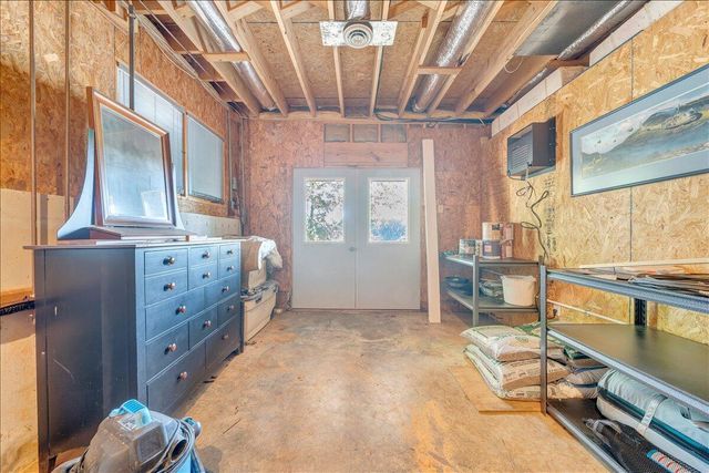 123 Tradewind TER, Huddleston, VA 24104
