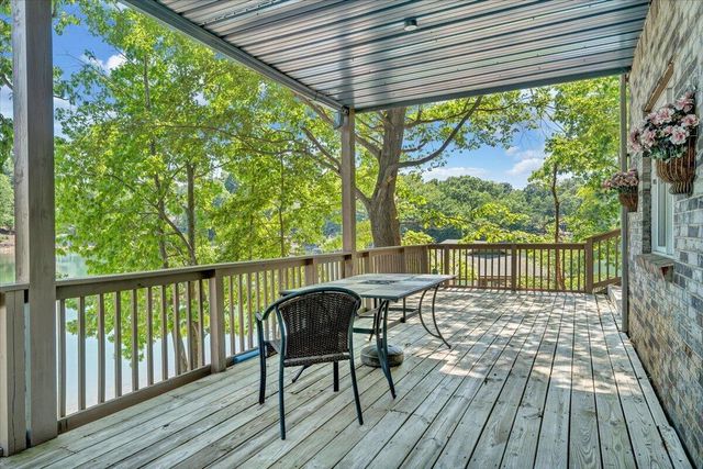 123 Tradewind TER, Huddleston, VA 24104