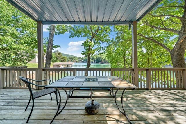 123 Tradewind TER, Huddleston, VA 24104