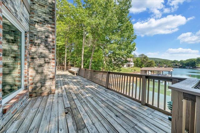 123 Tradewind TER, Huddleston, VA 24104