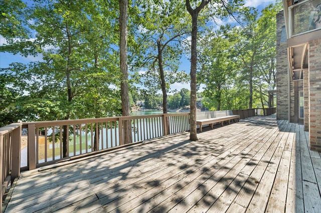 123 Tradewind TER, Huddleston, VA 24104