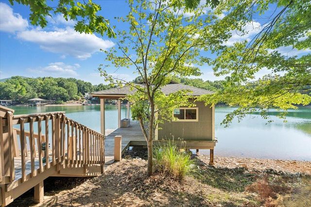 123 Tradewind TER, Huddleston, VA 24104